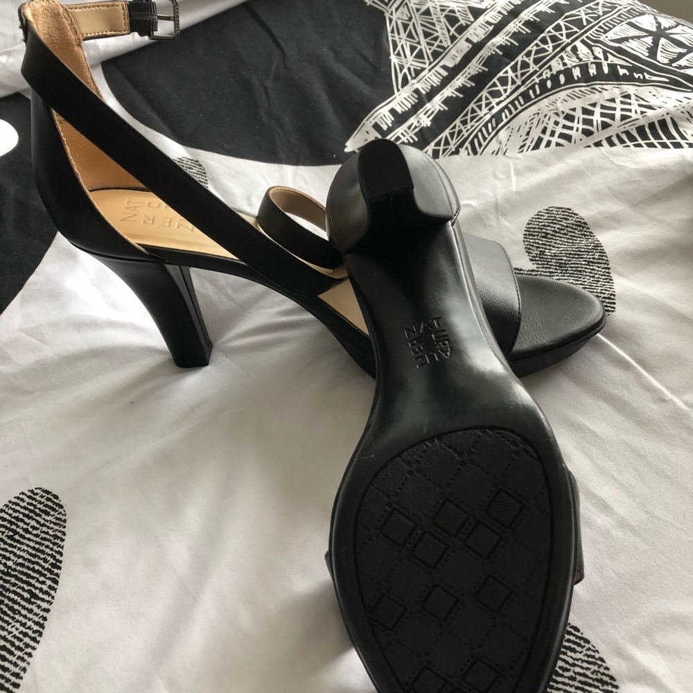 Naturalizer Platform Pump - Picture 2 of 3